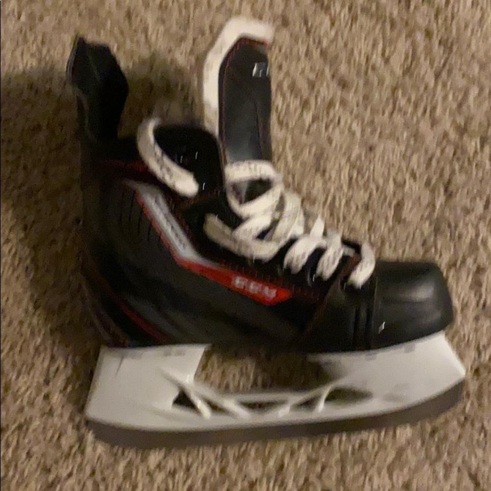 Hockey skates